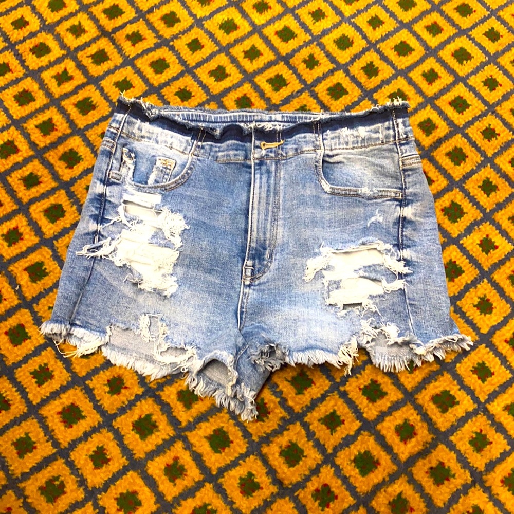 American eagle distressed cutoff shorts